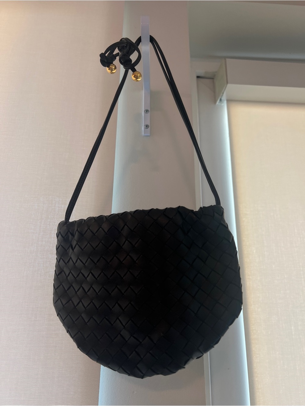 Bottega Veneta Black Woven Half-Moon Shoulder Bag - Picture 2 of 5